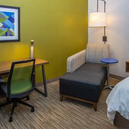 Holiday Inn Express Hotel & Suites Roseville - Galleria Area By Ihg Dış mekan fotoğraf