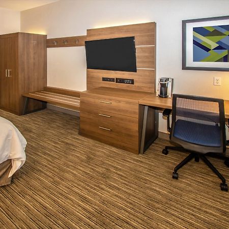 Holiday Inn Express Hotel & Suites Roseville - Galleria Area By Ihg Dış mekan fotoğraf