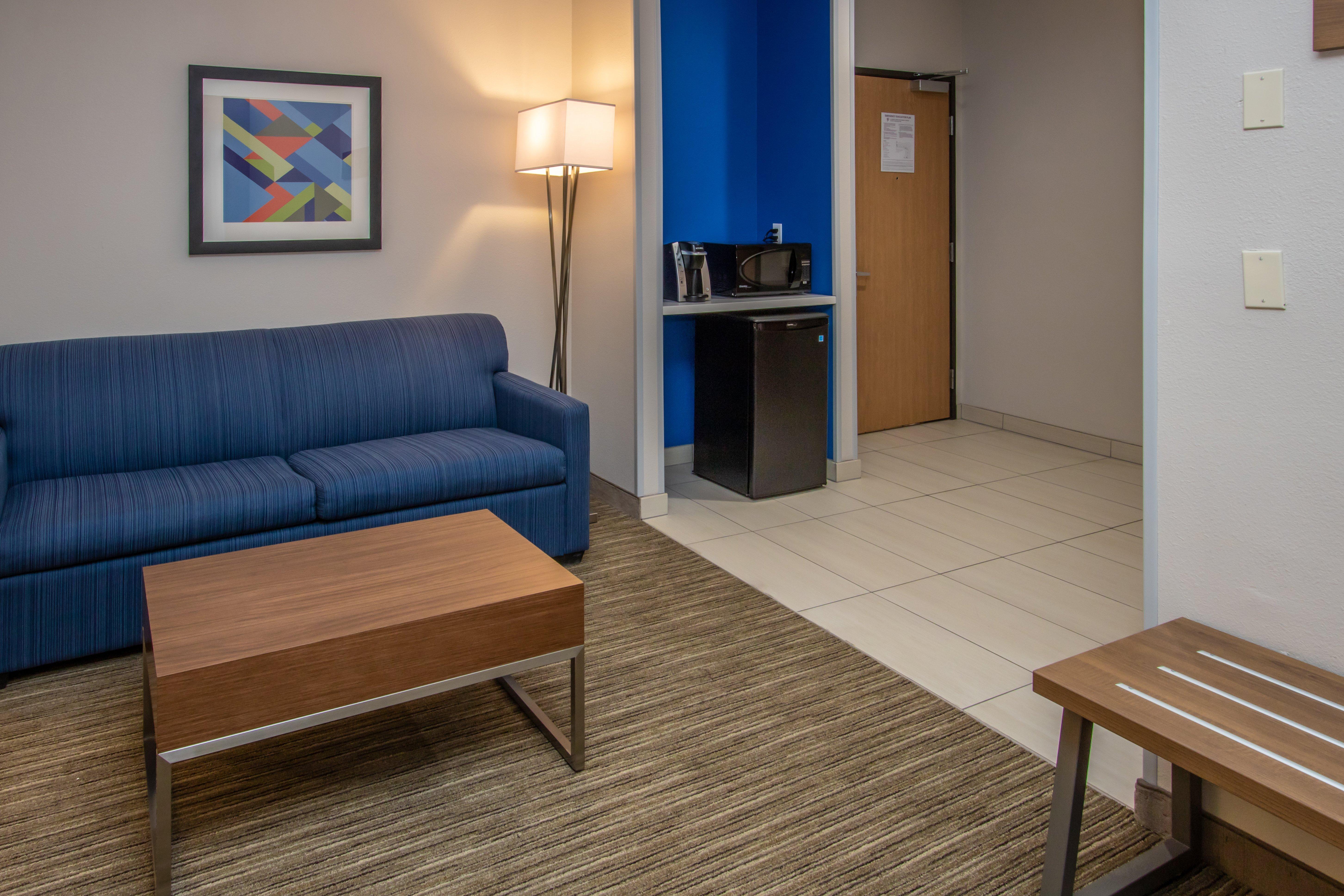 Holiday Inn Express Hotel & Suites Roseville - Galleria Area By Ihg Dış mekan fotoğraf