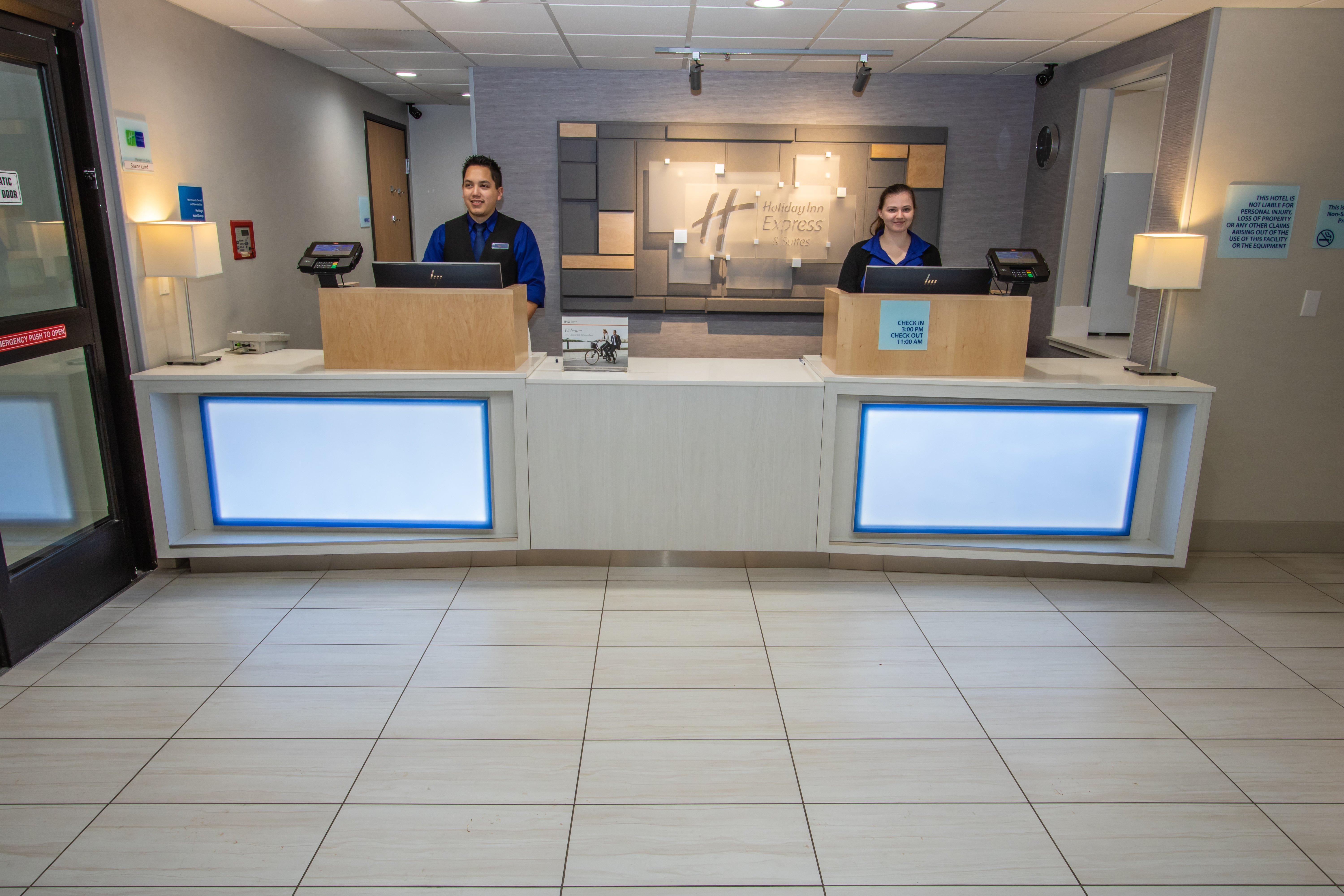 Holiday Inn Express Hotel & Suites Roseville - Galleria Area By Ihg Dış mekan fotoğraf