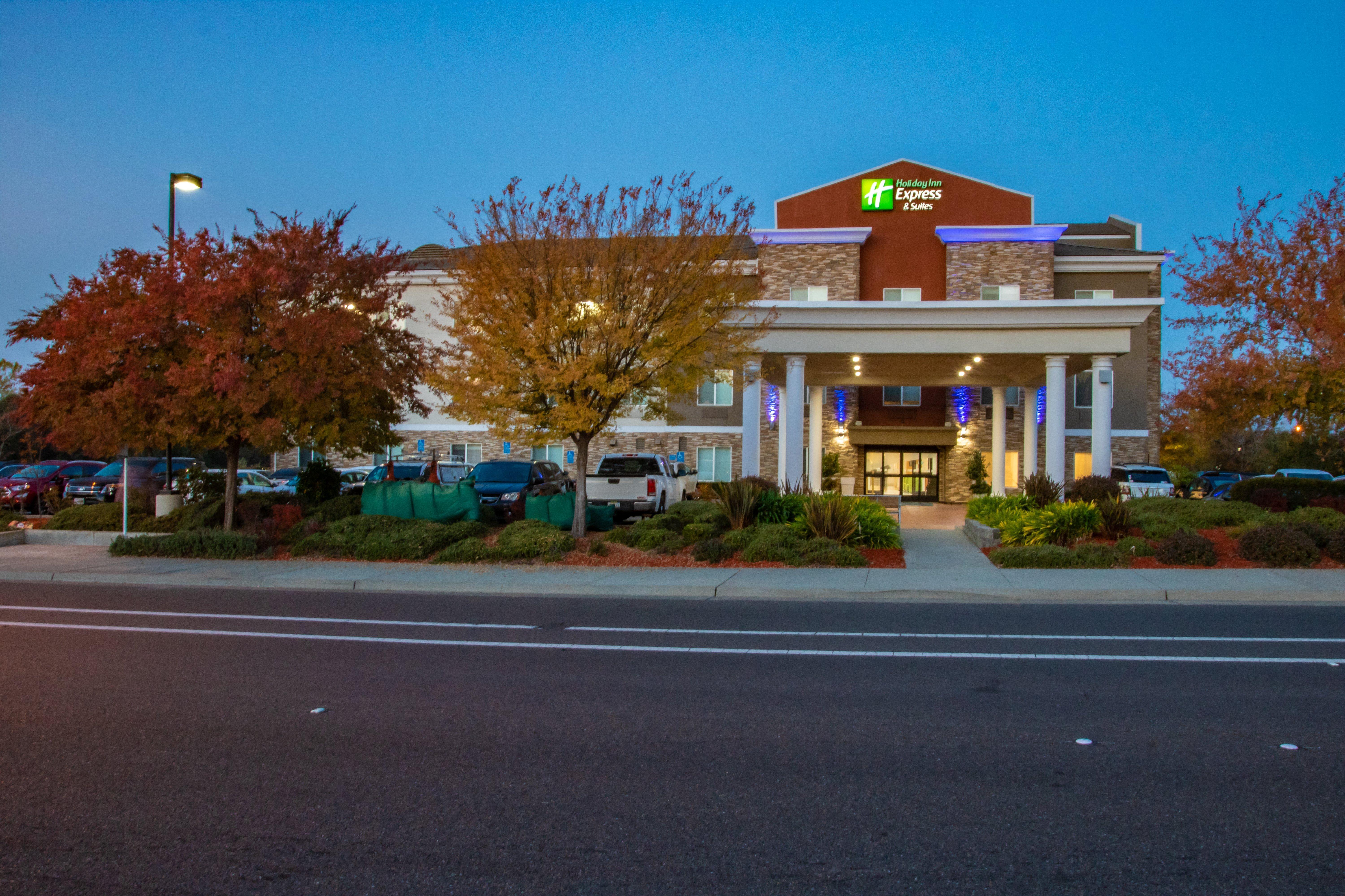 Holiday Inn Express Hotel & Suites Roseville - Galleria Area By Ihg Dış mekan fotoğraf