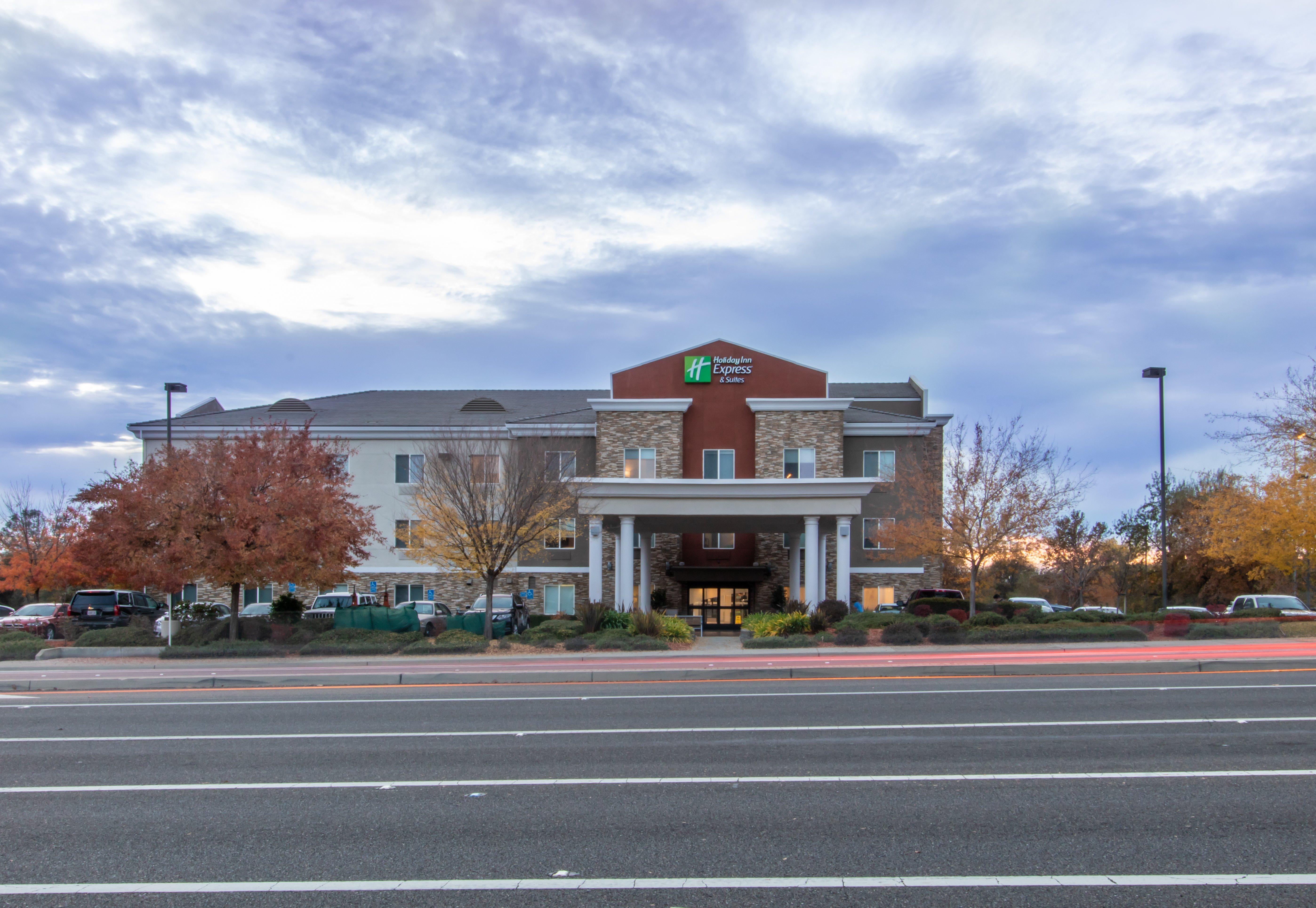 Holiday Inn Express Hotel & Suites Roseville - Galleria Area By Ihg Dış mekan fotoğraf