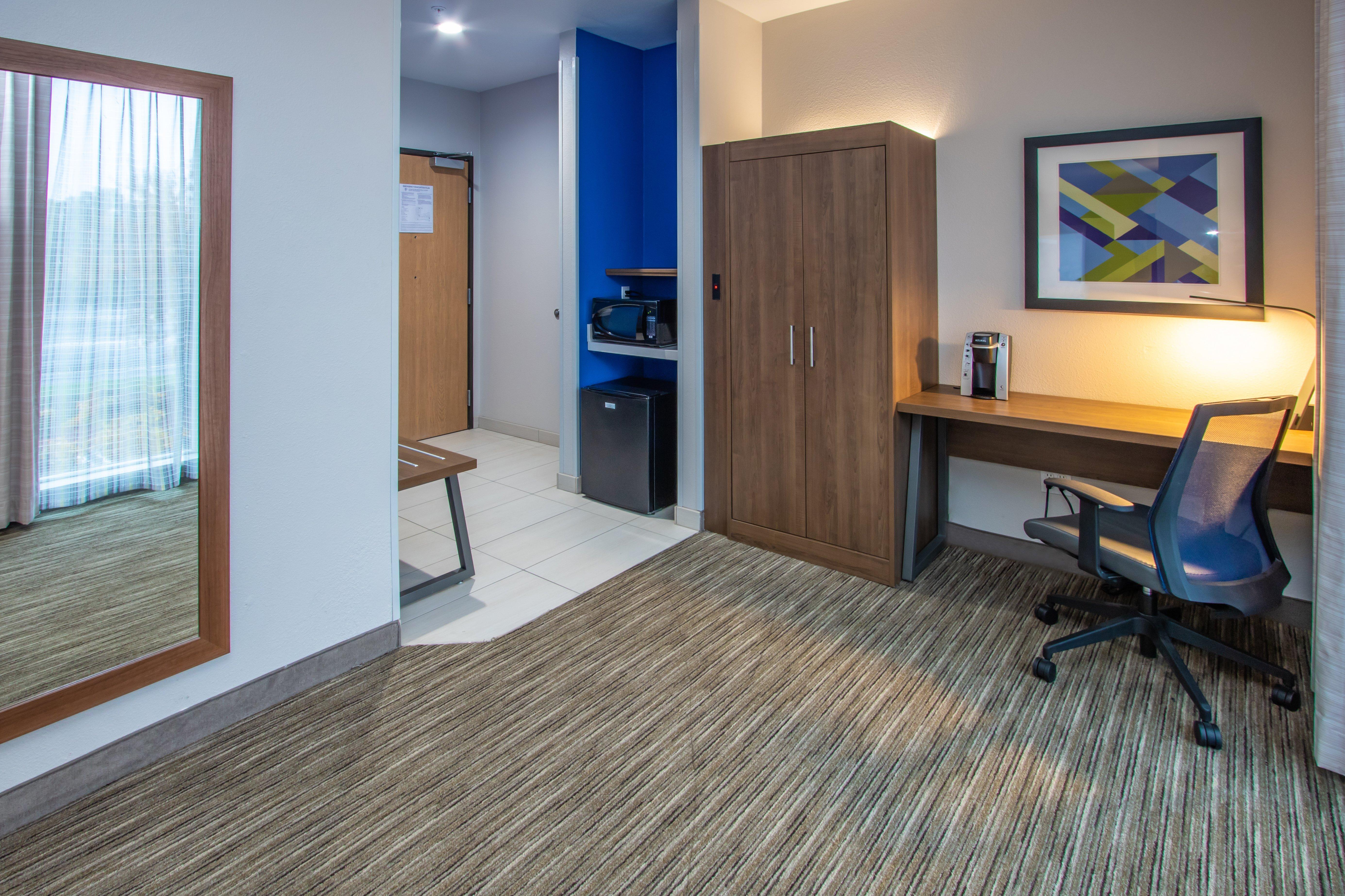 Holiday Inn Express Hotel & Suites Roseville - Galleria Area By Ihg Dış mekan fotoğraf
