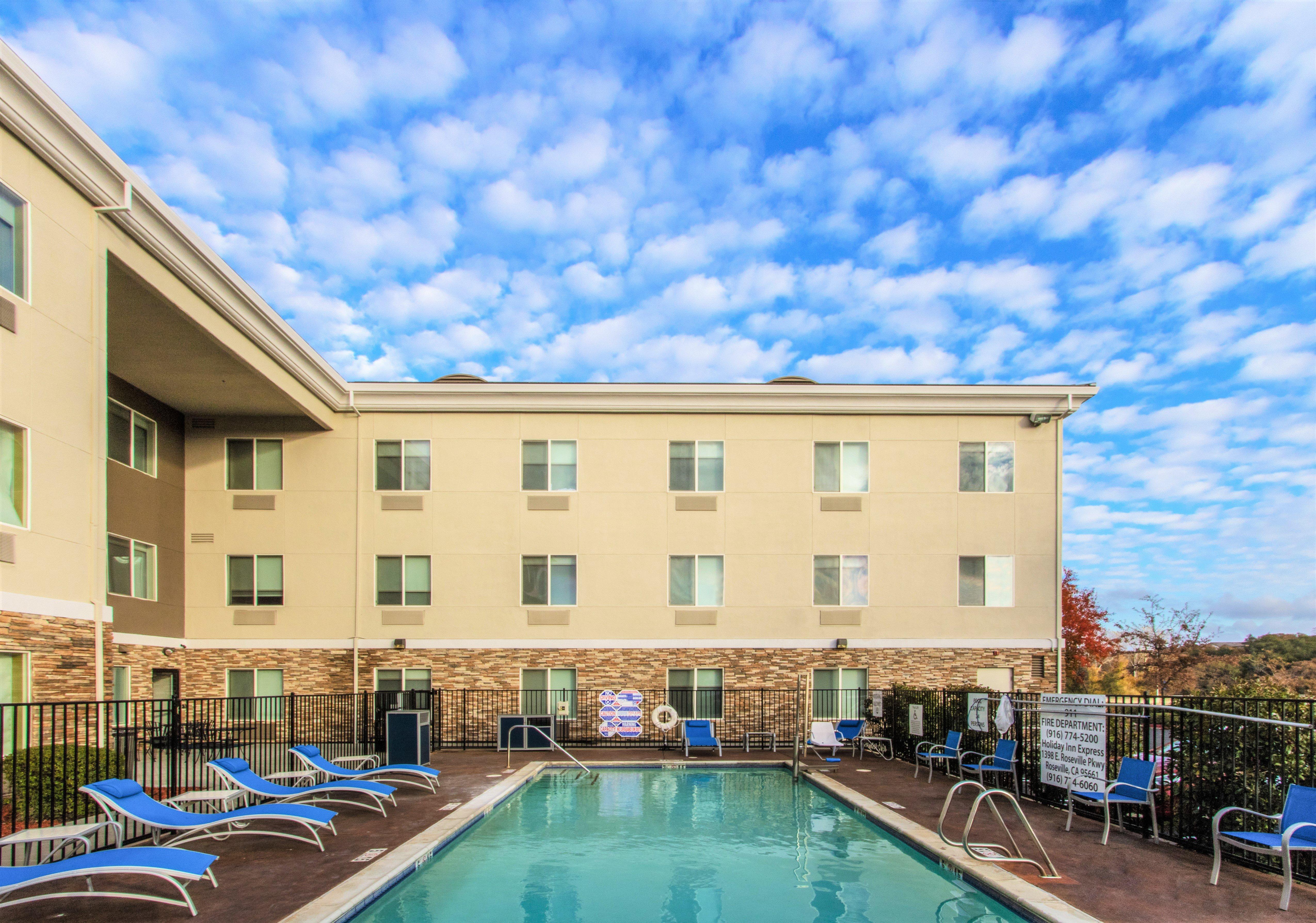 Holiday Inn Express Hotel & Suites Roseville - Galleria Area By Ihg Dış mekan fotoğraf